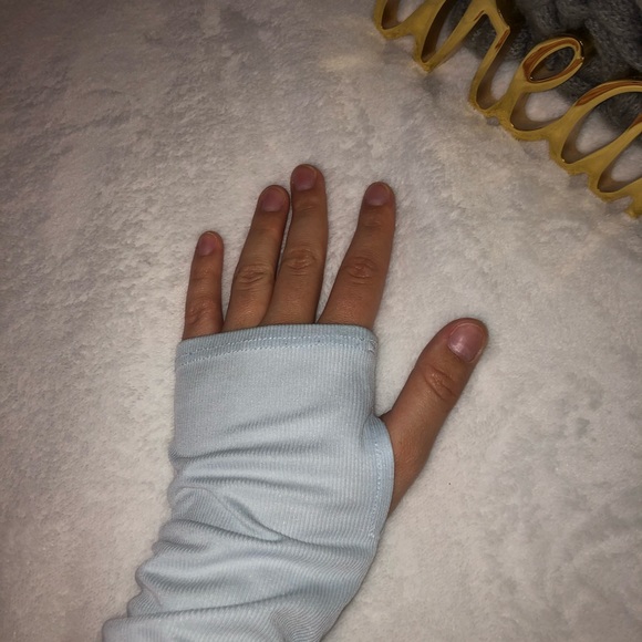 Open back long sleeve top - Picture 4 of 4